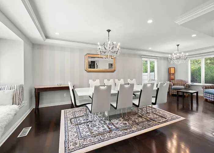 The Gahanna Grand Holiday home *