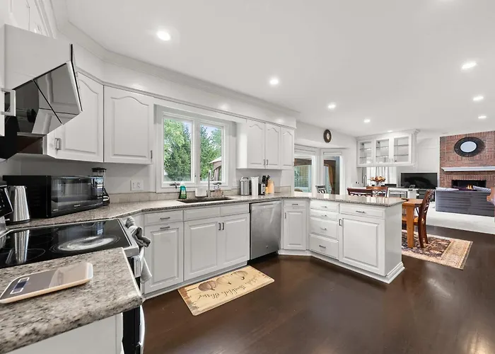 The Gahanna Grand Holiday home *