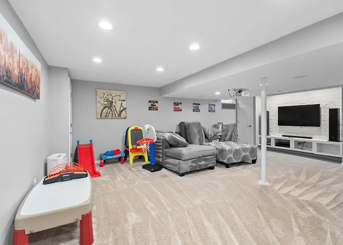 The Gahanna Grand Holiday home *
